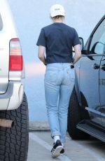KRISTEN STEWART Shopping for Rare Guitars in Los Feliz 03/11/2020