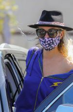 LAETICIA HALLYDAY Wears a Mask at Grocery Store in Brentwood 03/27/2020
