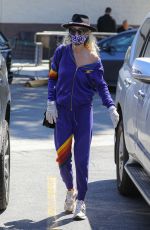 LAETICIA HALLYDAY Wears a Mask at Grocery Store in Brentwood 03/27/2020