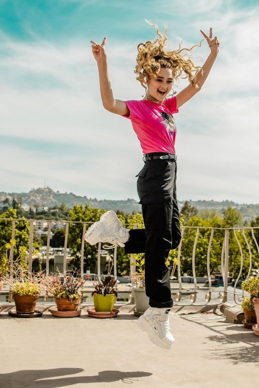 LIZZY GREENE for Celeb Secrets, March 2020