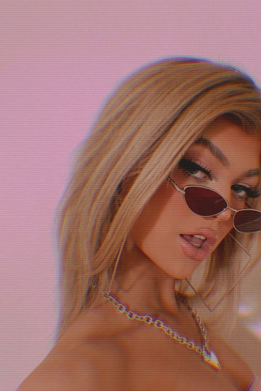 LOREN GRAY - Instagram Photos 03/20/2020