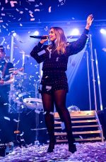 LOUISE REDKNAPP Opens Her UK Tour in Southampton 03/12/2020