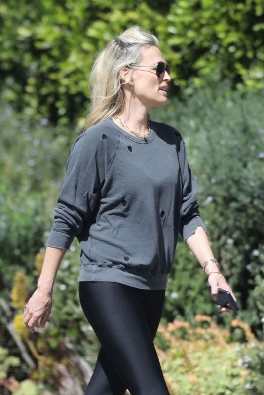 MOLLY SIMS Out in Brentwood 03/28/2020