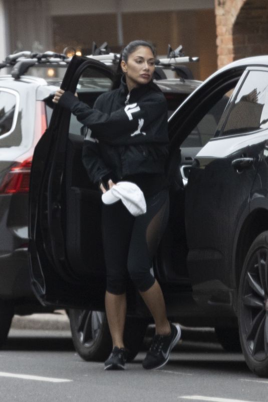 NICOLE SCHERZINGER and Thom Evans Arrives at a Cafe in London 03/23/2020