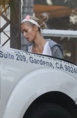 PARIS HILTON Has a Tow Truck Help with One of Her Cars 03/28/2020
