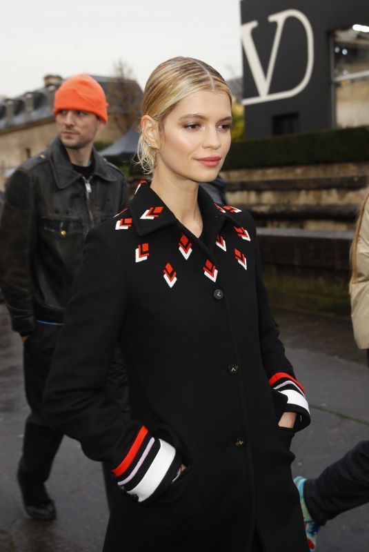 PIXIE GELDOF Arrives at Valentino Show at Paris Faashion Week 03/01/2020