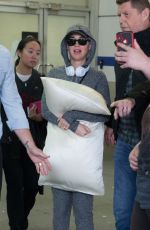 Pregnant KATTY PERRY Hides Her Baby Bump at Melbourne Airport 03/06/2020