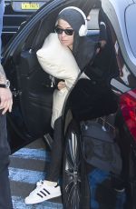 Pregnant KATY PERRY Arrives at Airport in Sydney 03/12/2020