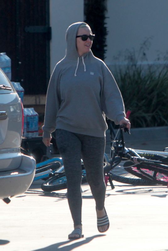 Pregnant KATY PERRY Out in Los Angeles 03/20/2020