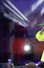 Pregnant KATY PERRY Perfors on Concert for Firefighters and Bushfire Victims in Bright 03/11/2020