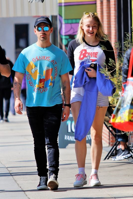 Pregnant SOPHIE TURNER and Joe Jonas Out for Lunch in Studio City 03/06/2020