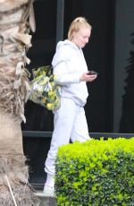 Pregnant SOPHIE TURNEROut and About in Los Angeles 03/10/2020
