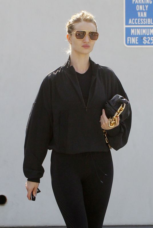 ROSIE HUNTINGTON-WHITELEY in Tights Leaves a Gym in Los Angeles 03/07/2020