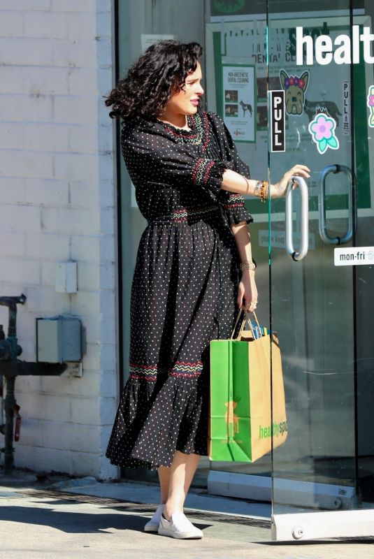 RUMER WILLIS at Healthy Spot Pet Supply in Los Angeles 03/11/2020