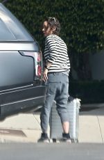 SARA GILBERT Returns Home After Spending Time with Linda Perry 03/29/2020