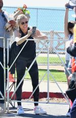 SARAH MICHELLE GELLAR at Los Angeles Marathon in Santa Monica 03/08/2020