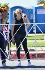 SARAH MICHELLE GELLAR at Los Angeles Marathon in Santa Monica 03/08/2020