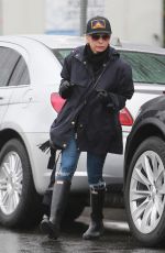 SARAH MICHELLE GELLAR Leaves Bristol Farms in Los Angeles 03/13/2020