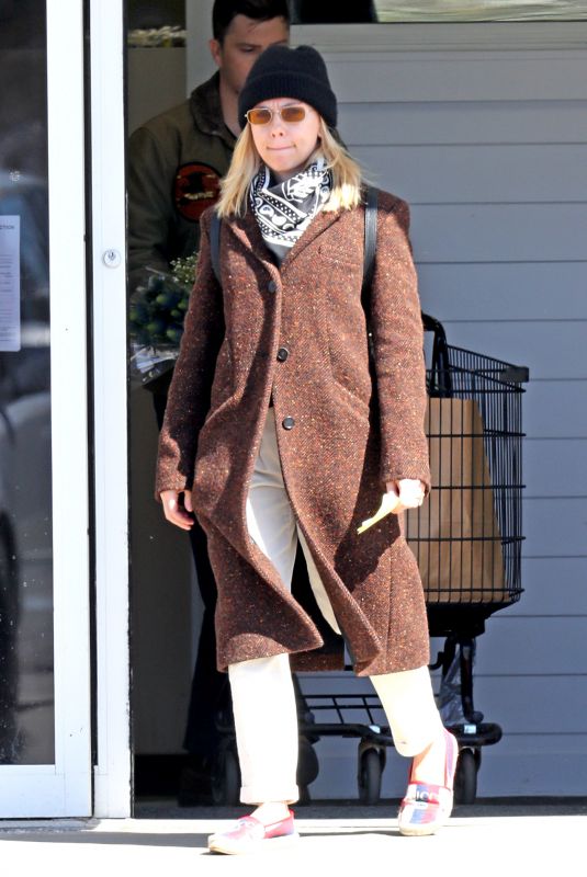 SCARLETT JOHANSSON Out Shopping in The Hamptons 03/16/2020