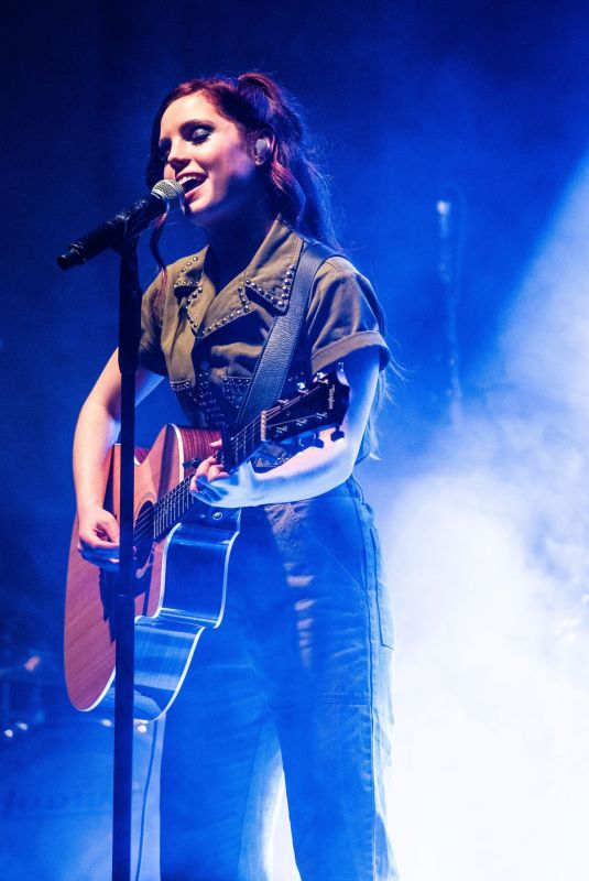SYDNEY SIEROTA Performs at August Hall in San Francisco 03/03/2020