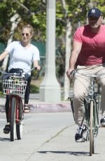 TAYLOR NEISEN and Liev Schreiber Out Riding Bikes in Venice Beach 03/25/2020