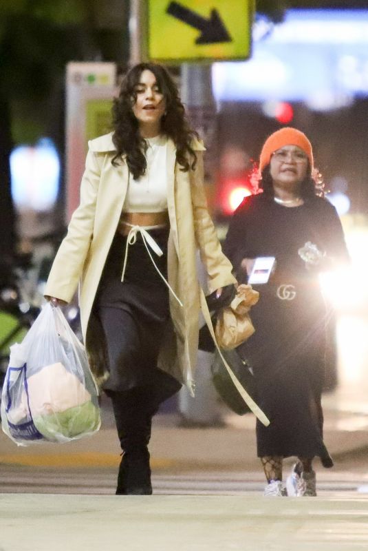 VVANESSA HUDGENS Shopping at Goodwill in Studio City 03/09/2020