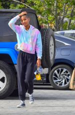 WILLOW SMITH Leaves Whole Foods in Malibu 03/28/2020