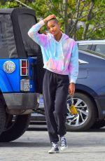 WILLOW SMITH Leaves Whole Foods in Malibu 03/28/2020