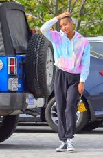 WILLOW SMITH Leaves Whole Foods in Malibu 03/28/2020