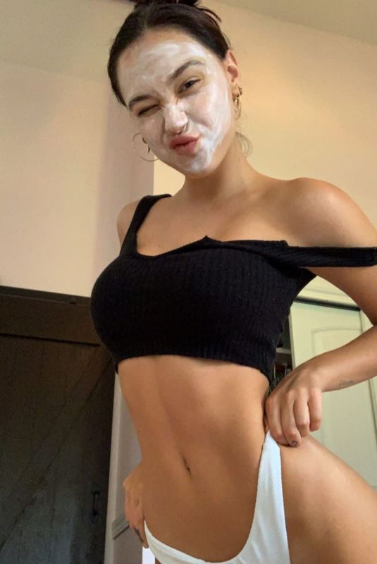 ALEXIS REN - Instagram Photos 04/07/2020
