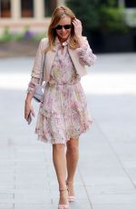 AMANDA HOLDEN Leaves Heart Radio in London 04/08/2020