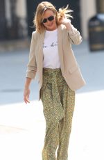 AMANDA HOLDEN Leaves Heart Radio in London 04/09/2020