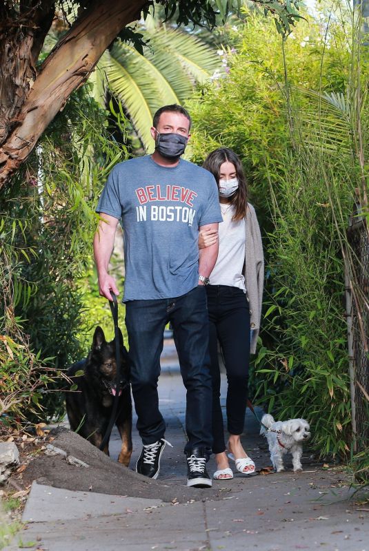 ANA DE ARMAS and Ben Affleck Wearing Masks Out with Their Dog in Santa Monica 04/25/2020