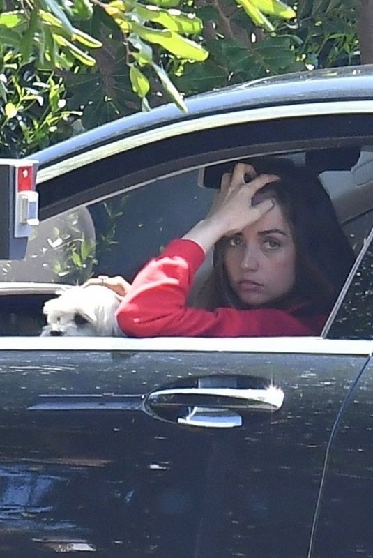 ANA DE ARMAS Arrives at Ben Affleck’s House 04/11/2020
