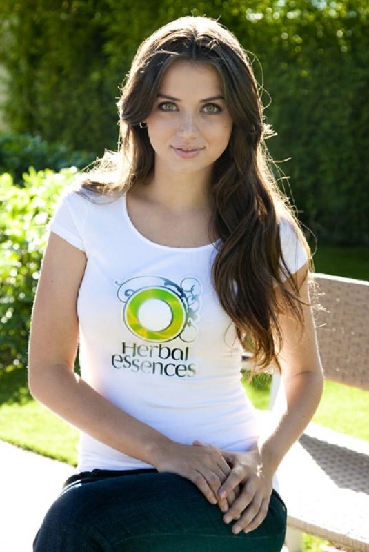 ANA DE ARMAS for Hola Magazine, 2009