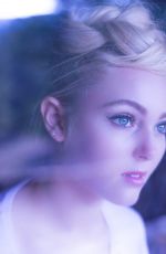 ANNASOPHIA ROBB for Status Magazine, April 2013