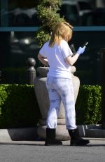 ARIEL WINTER Shopping at Grocery Store in Los Angeles 04/14/2020