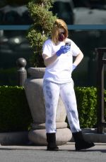 ARIEL WINTER Shopping at Grocery Store in Los Angeles 04/14/2020