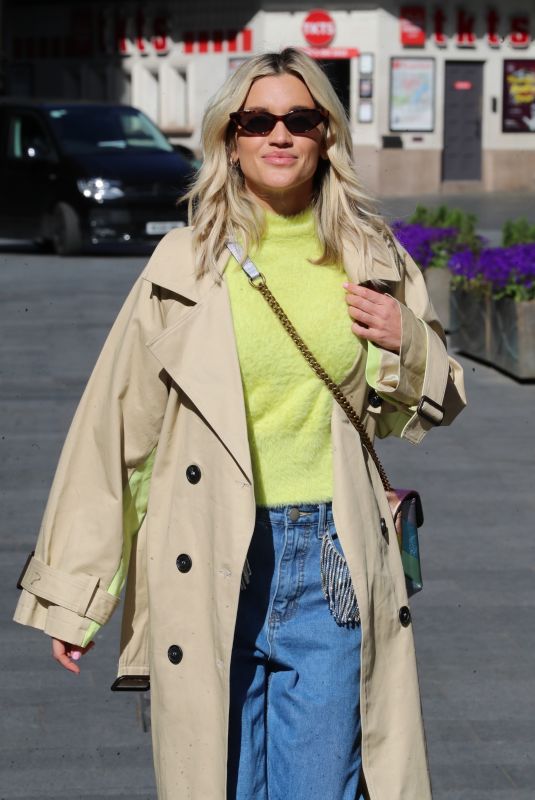 ASHLEY ROBERTS Leaves Heart Radio in London 04/20/2020
