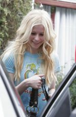 AVRIL LAVIGNE Out in Beverly Hills 03/31/2006