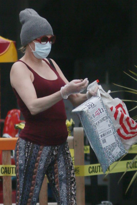 BRANDI GLANVILLE Wearing MAsk Out Shopping in Los Angeles 04/13/2020