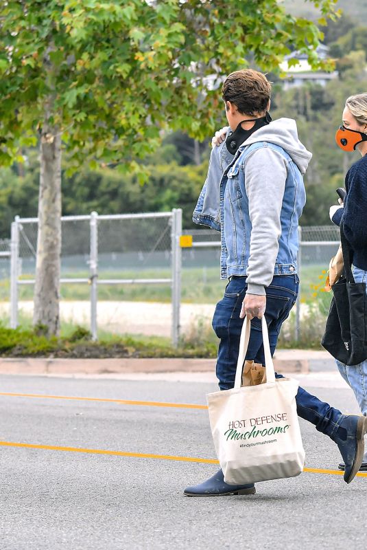 BRIE LARSON and Elijah Allan-Blitz Wearing Masks Out Shopping in Malibu 04/12/2020