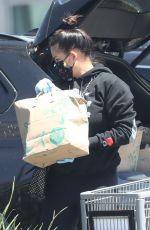 CASSIE VENTURA Wearing Mask Out Shopping in Los Angeles 04/15/2020