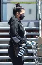 CASSIE VENTURA Wearing Mask Out Shopping in Los Angeles 04/15/2020