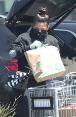 CASSIE VENTURA Wearing Mask Out Shopping in Los Angeles 04/15/2020