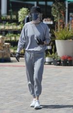 COURTENEY COX Wearing Mask and Face Shields at Whole Foods in Malibu 04/19/2020