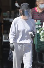 COURTENEY COX Wearing Mask and Face Shields at Whole Foods in Malibu 04/19/2020
