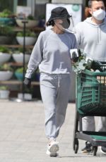 COURTENEY COX Wearing Mask and Face Shields at Whole Foods in Malibu 04/19/2020