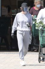 COURTENEY COX Wearing Mask and Face Shields at Whole Foods in Malibu 04/19/2020