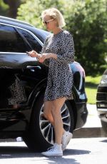 DIANE KRUGER Out and About in Los Angeles 04/03/2020